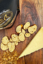 Lade das Bild in den Galerie-Viewer, KÄSE & RÖSTZWIEBELN